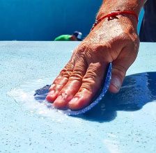 Piscina de lujo con acabado símil mármol fácil de mantener – Buenos Aires